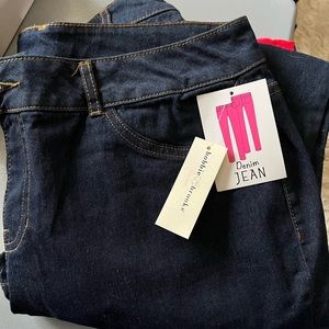 NEW w/tag women’s Bobbie Brooks jeans XL